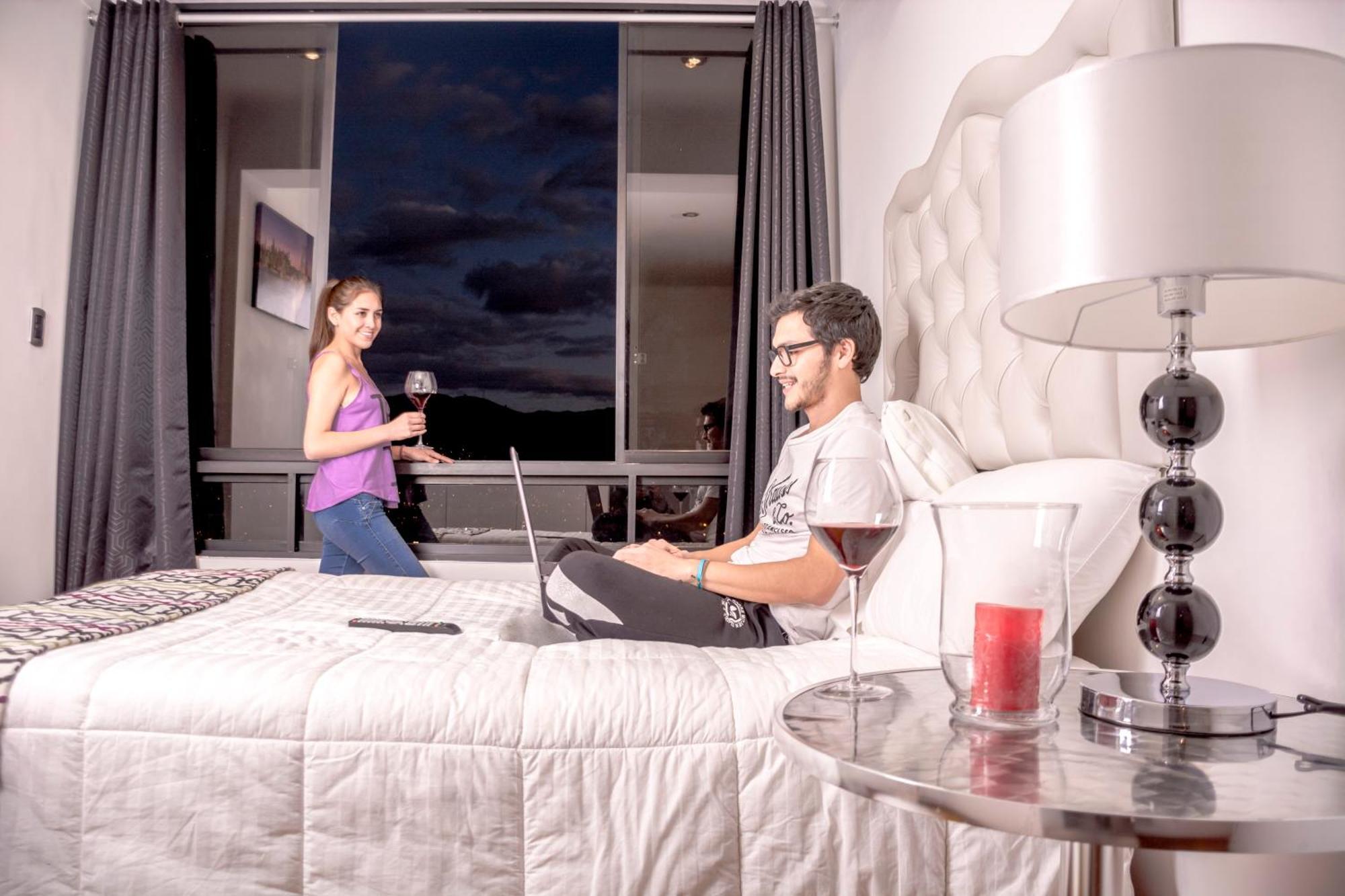 Rhouse Aparthotel