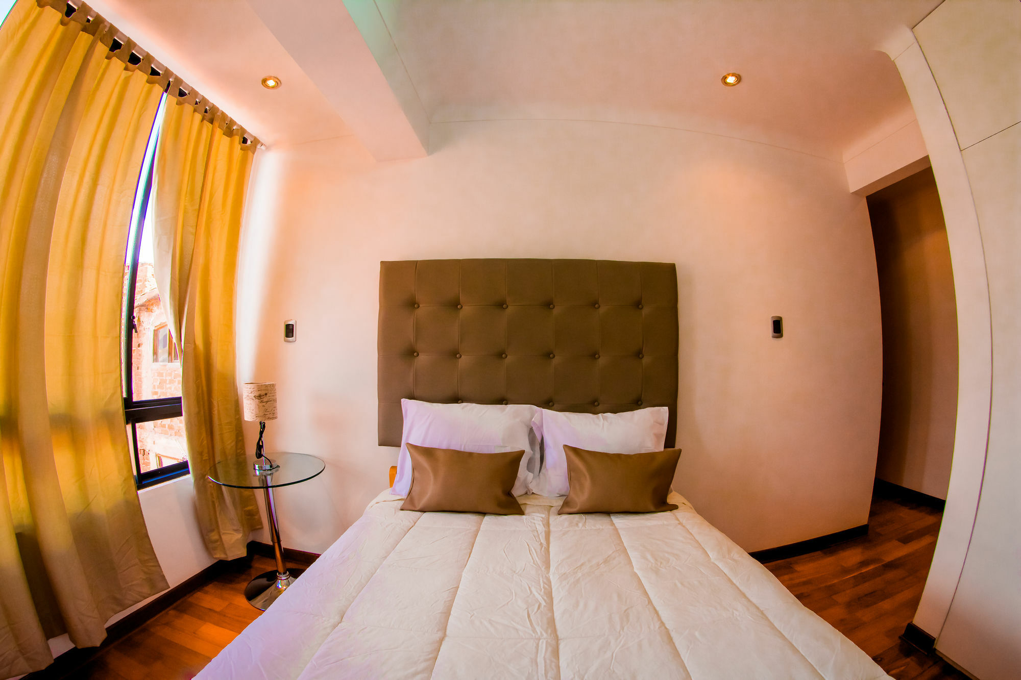 Rhouse Aparthotel