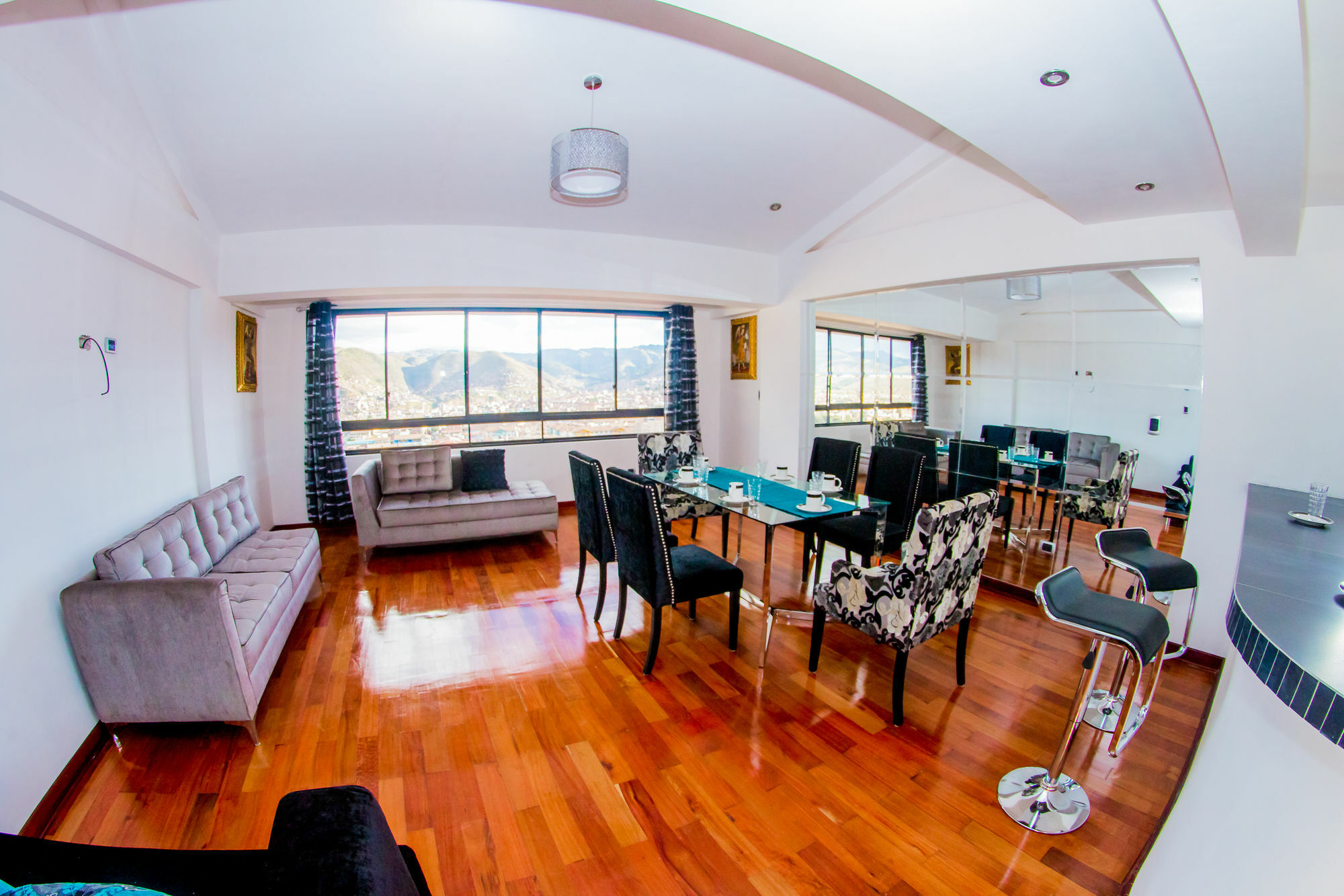 Rhouse 3*